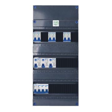 GACIA G343060 ruime groepenkast - 3-fase, 40A hoofdschakelaar, 3 aardlekschakelaars, 6 groepen met verhoogde buisinvoer - vooraanzicht